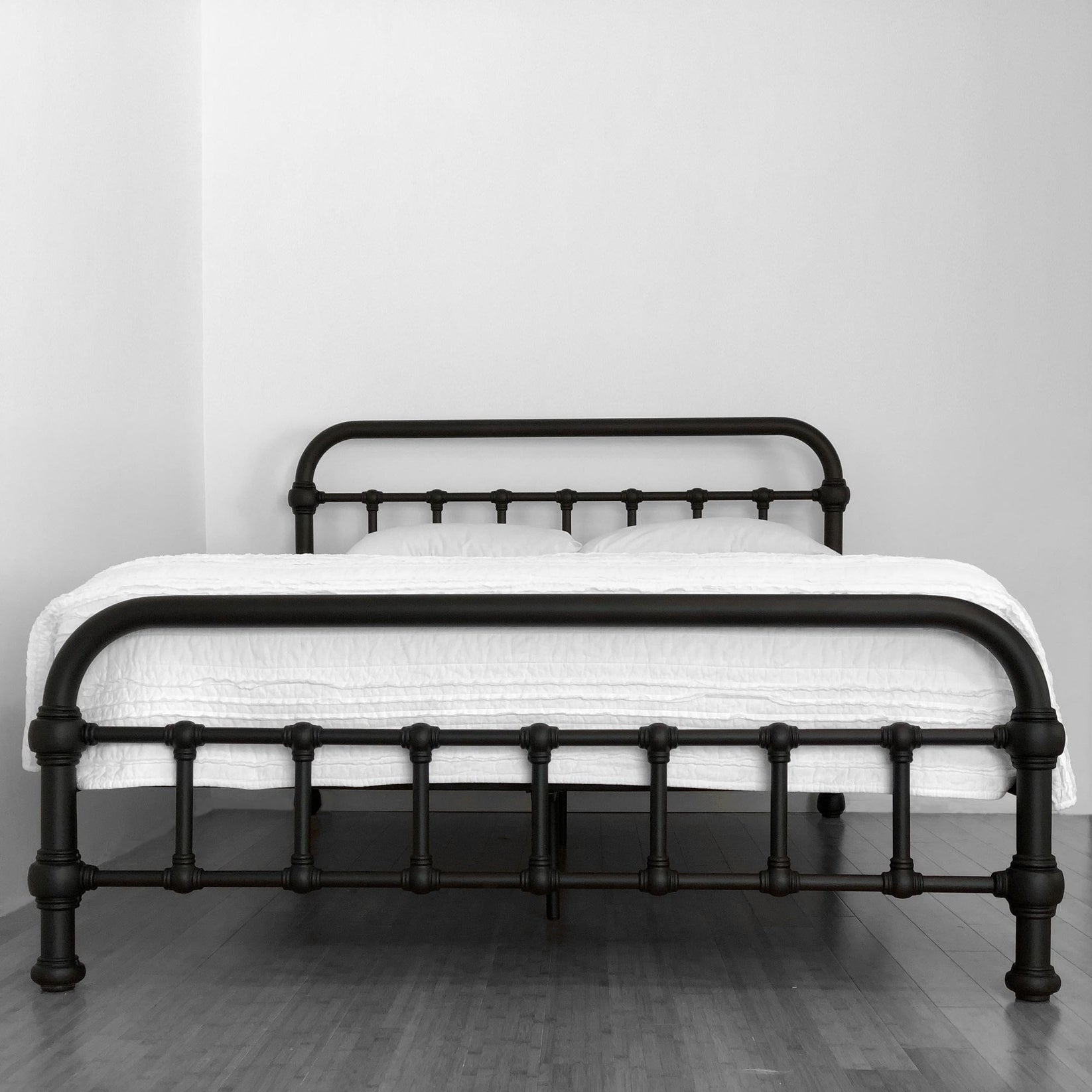 20th c. Americana Iron Platform Bed by Heiressy Luxury Iron Beds HEIRESSY